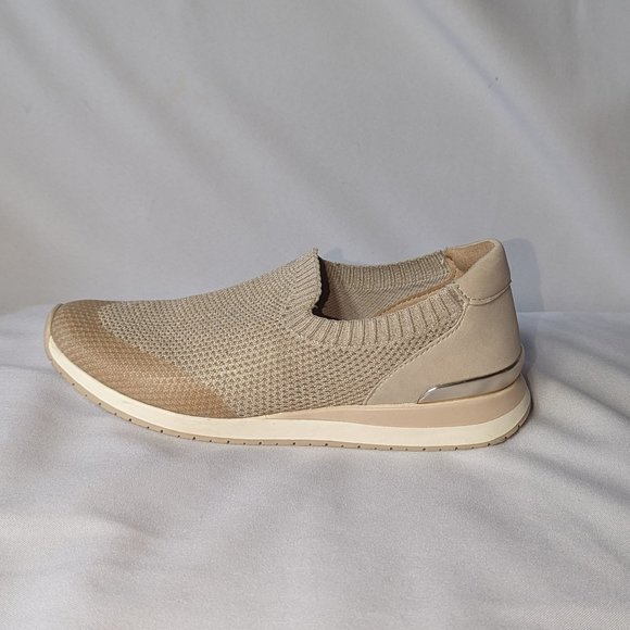 Naturalizer Lafayette slip-on sneaker neutral porcelain size 6 EUC - Picture 2 of 13